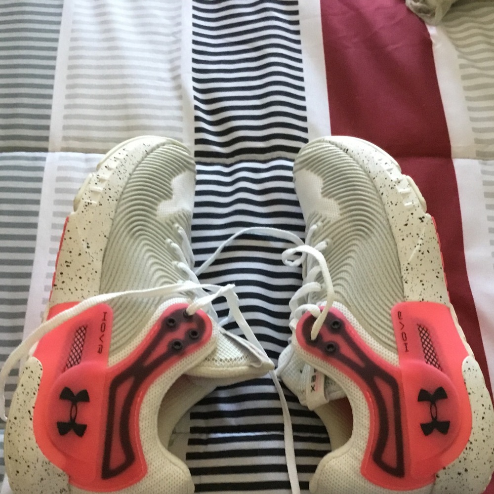 WOMENS UNDER ARMOUR SHOES